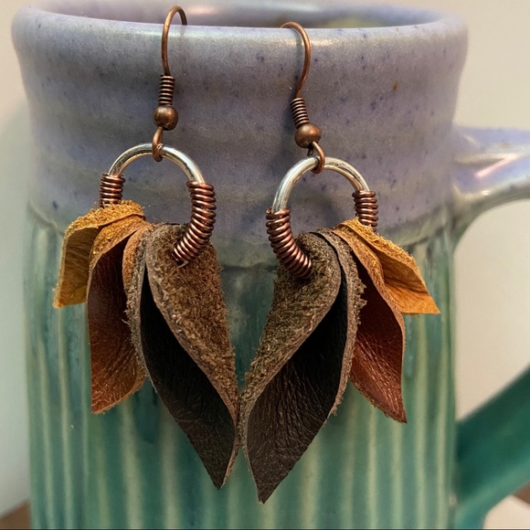 Leather handmade boho ombré earrings - Picture 4 of 4